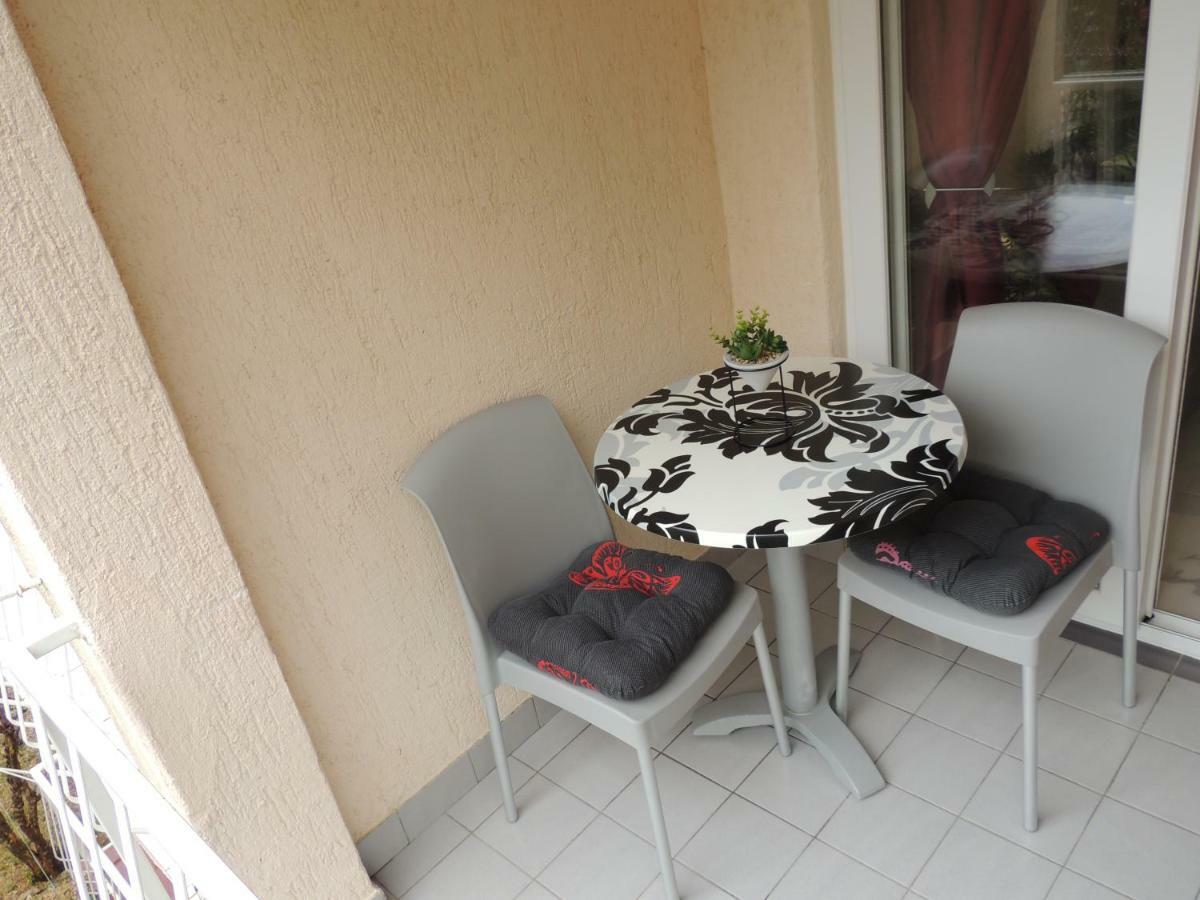 Apartments Palma Baska Voda Exterior photo